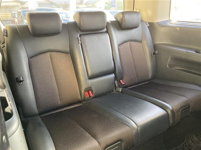 エルグランド ２５０ハイウェイスターＳ　アーバンクロム　純正ＨＤＤナビ　フルセグＴＶ　Ｂｌｕｅｔｏｏｔｈ接続　ＣＤ　ＤＶＤ　両側パワースライドドア　純正フリップダウンモニター　３６０°カメラ　クルーズコントロール　ＥＴＣ　前後コーナーセンサー　ＬＥＤライト（30枚目）