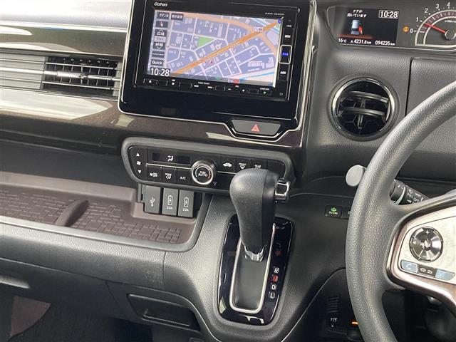 Ｎ－ＢＯＸカスタム Ｇ・Ｌホンダセンシング　純正メモリナビ　フルセグＴＶ　Ｂｌｕｅｔｏｏｔｈ接続　ＣＤ　ＤＶＤ　ミュージックサーバー　片側パワースライドドア　バックカメラ　衝突軽減ブレーキ　レーンキープアシスト　レーダークルーズ　ＥＴＣ（12枚目）