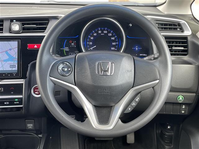 フィットハイブリッド Fパッケージ 純正SDナビ フルセグTV Bluetooth接続 CD DVD バックカメラ ETC HIDヘッドライト オートライト プッシュスタート&スマートキー(5枚目)