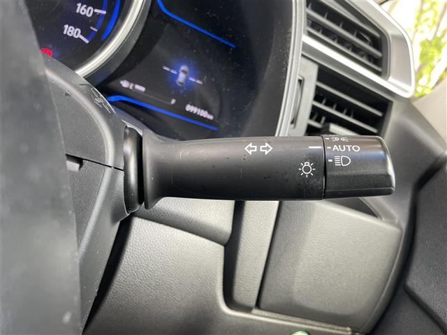 フィットハイブリッド Fパッケージ 純正SDナビ フルセグTV Bluetooth接続 CD DVD バックカメラ ETC HIDヘッドライト オートライト プッシュスタート&スマートキー(10枚目)