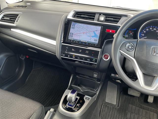 フィットハイブリッド Fパッケージ 純正SDナビ フルセグTV Bluetooth接続 CD DVD バックカメラ ETC HIDヘッドライト オートライト プッシュスタート&スマートキー(14枚目)
