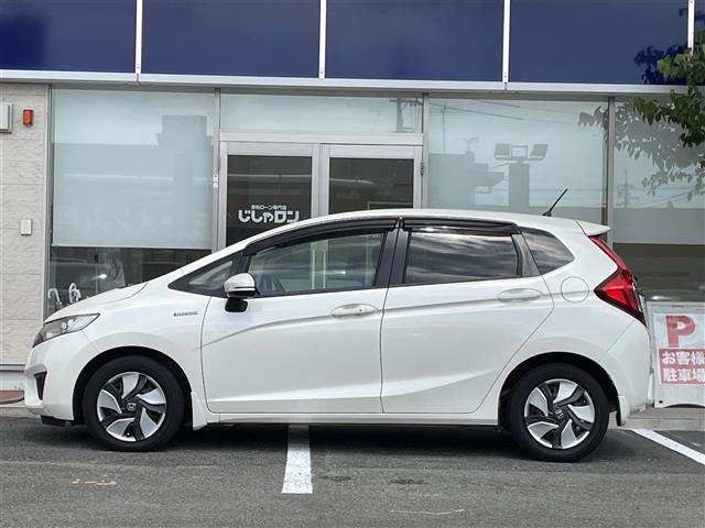 フィットハイブリッド Fパッケージ 純正SDナビ フルセグTV Bluetooth接続 CD DVD バックカメラ ETC HIDヘッドライト オートライト プッシュスタート&スマートキー(23枚目)