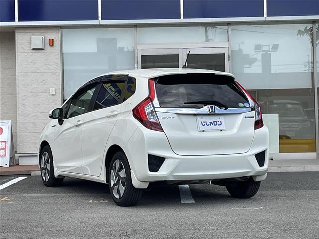 フィットハイブリッド Fパッケージ 純正SDナビ フルセグTV Bluetooth接続 CD DVD バックカメラ ETC HIDヘッドライト オートライト プッシュスタート&スマートキー(24枚目)