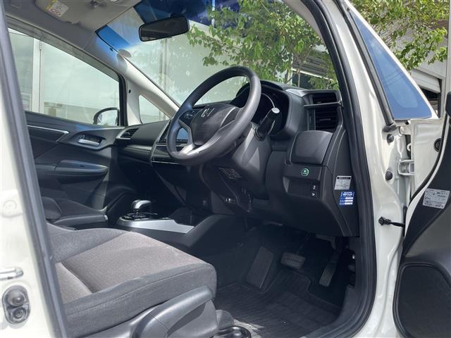 フィットハイブリッド Fパッケージ 純正SDナビ フルセグTV Bluetooth接続 CD DVD バックカメラ ETC HIDヘッドライト オートライト プッシュスタート&スマートキー(26枚目)