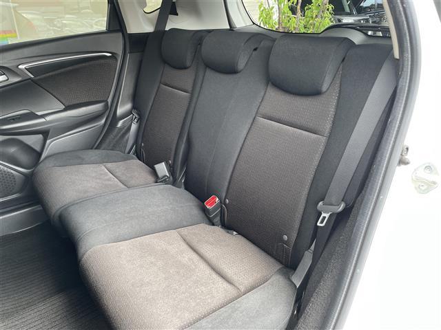 フィットハイブリッド Fパッケージ 純正SDナビ フルセグTV Bluetooth接続 CD DVD バックカメラ ETC HIDヘッドライト オートライト プッシュスタート&スマートキー(30枚目)