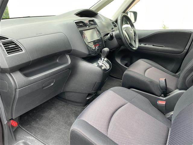 セレナ ハイウェイスター 純正ナビ フルセグTV フリップダウンモニター 両パワスラ サンシェード 革巻ステ ドアバイザー ETC(27枚目)