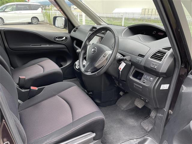 セレナ ハイウェイスター 純正ナビ フルセグTV フリップダウンモニター 両パワスラ サンシェード 革巻ステ ドアバイザー ETC(32枚目)