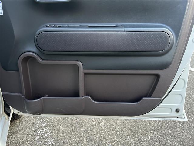 スペイド Ｆ　ジャック　禁煙車　純正ＳＤナビ　地デジＴＶ　片側パワースライドドア　バックカメラ　ＨＩＤ　ブレーキアシスト　チルトステアリング　ＥＴＣ（33枚目）