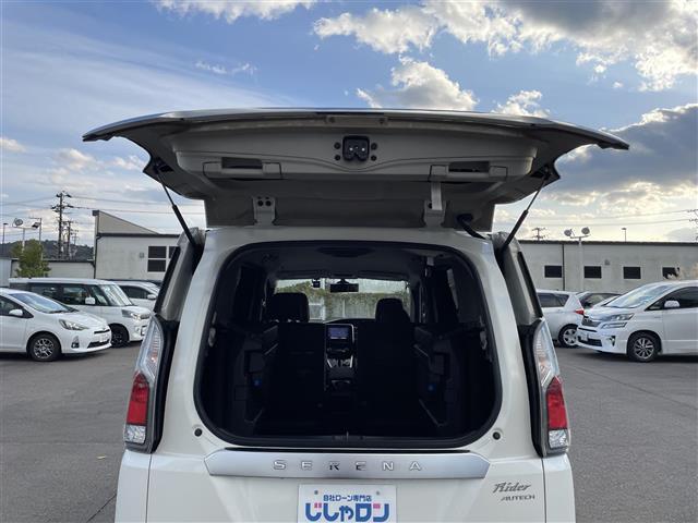 セレナ ライダー（34枚目）