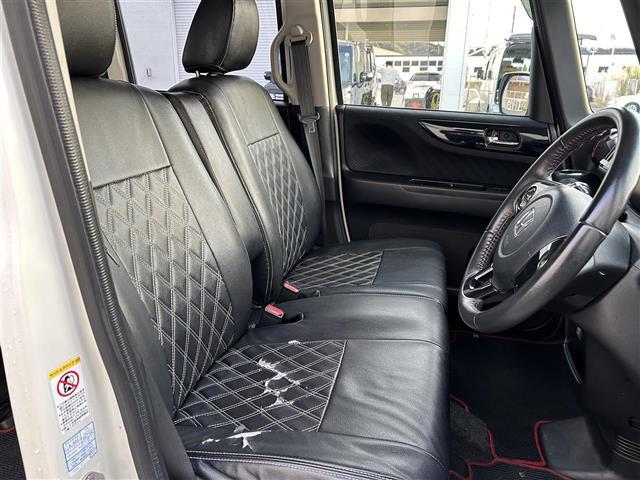 N-BOXカスタム 2トーンカラースタイル G・Aパッケージ 社外ナビ フルセグTV ドアバイザー ステアリングリモコン 革巻きステアリング オートライト 片側パワースライドドア プッシュスタート(11枚目)