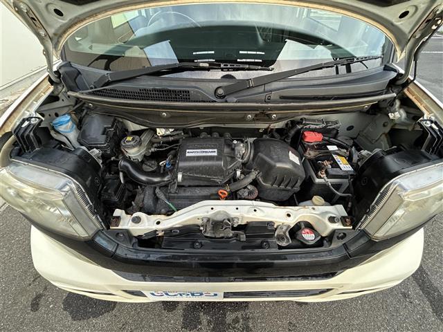 N-BOXカスタム 2トーンカラースタイル G・Aパッケージ 社外ナビ フルセグTV ドアバイザー ステアリングリモコン 革巻きステアリング オートライト 片側パワースライドドア プッシュスタート(35枚目)