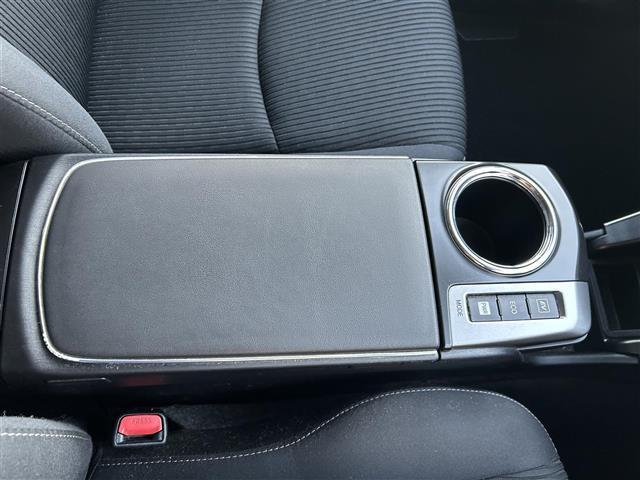 プリウスアルファ S 純正ナビ◇フルセグテレビ◇バックカメラ◇ETC◇ドライブレコーダー◇Bluetooth◇ドアバイザー◇革巻きステアリング◇ステアリングリモコン◇禁煙車(35枚目)