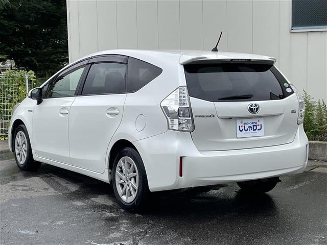 プリウスアルファ Ｓ　禁煙車／純正ナビ／ドアバイザー／ステアリングリモコン／ＥＴＣ／カーテンエアバック／オートエアコン／プッシュスタート（7枚目）