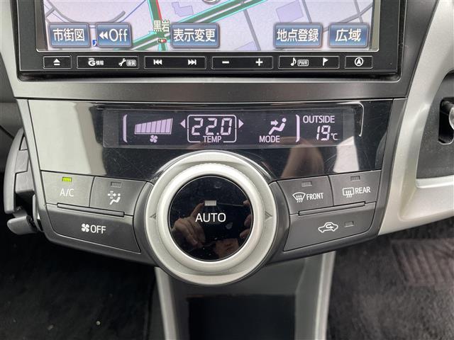 プリウスアルファ Ｓ　禁煙車／純正ナビ／ドアバイザー／ステアリングリモコン／ＥＴＣ／カーテンエアバック／オートエアコン／プッシュスタート（15枚目）