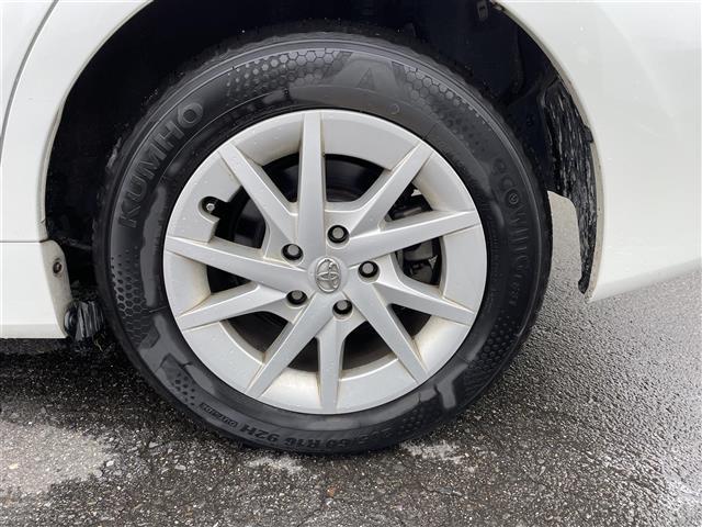 プリウスアルファ Ｓ　禁煙車／純正ナビ／ドアバイザー／ステアリングリモコン／ＥＴＣ／カーテンエアバック／オートエアコン／プッシュスタート（35枚目）