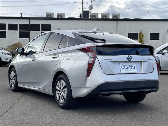 プリウス A 純正SDナビ/フルセグテレビ/バックカメラ/革巻ステアリング/衝突軽減システム/ヘッドアップディスプレイ/LAK/ブラインドスポットモニター/ETC/レーダークルーズコントロール/社外前後ドラレコ(9枚目)