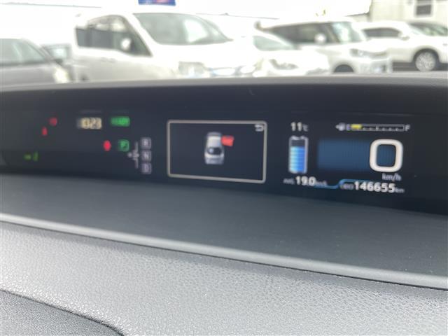 プリウス A 純正SDナビ/フルセグテレビ/バックカメラ/革巻ステアリング/衝突軽減システム/ヘッドアップディスプレイ/LAK/ブラインドスポットモニター/ETC/レーダークルーズコントロール/社外前後ドラレコ(11枚目)