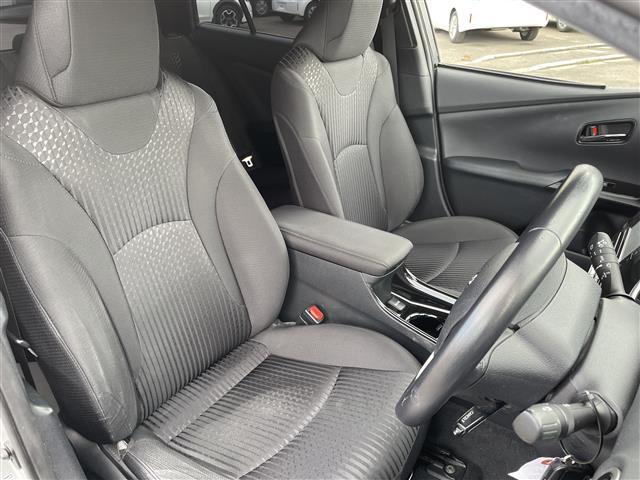 プリウス A 純正SDナビ/フルセグテレビ/バックカメラ/革巻ステアリング/衝突軽減システム/ヘッドアップディスプレイ/LAK/ブラインドスポットモニター/ETC/レーダークルーズコントロール/社外前後ドラレコ(28枚目)