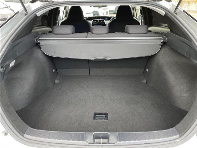 プリウス A 純正SDナビ/フルセグテレビ/バックカメラ/革巻ステアリング/衝突軽減システム/ヘッドアップディスプレイ/LAK/ブラインドスポットモニター/ETC/レーダークルーズコントロール/社外前後ドラレコ(31枚目)