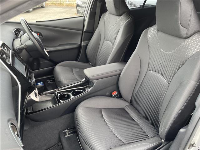 プリウス A 純正SDナビ/フルセグテレビ/バックカメラ/革巻ステアリング/衝突軽減システム/ヘッドアップディスプレイ/LAK/ブラインドスポットモニター/ETC/レーダークルーズコントロール/社外前後ドラレコ(35枚目)