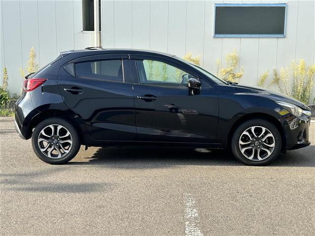 デミオ XDツーリング 純正ナビ/バックカメラ/HUD/革巻きステアリング/クルーズコントロール/パドルシフト/フォグランプ/ドアバイザー/ステアリングリモコン/ドライブレコーダー/ETC(4枚目)