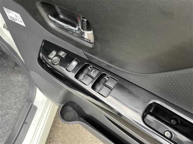 スペーシアカスタム ＸＳ　社外メモリナビ／バックカメラ／フルセグテレビ／革巻きステアリング／ステアリングリモコン／両側パワースライドドア／ＥＴＣ／ドアバイザー／シートヒーター（29枚目）