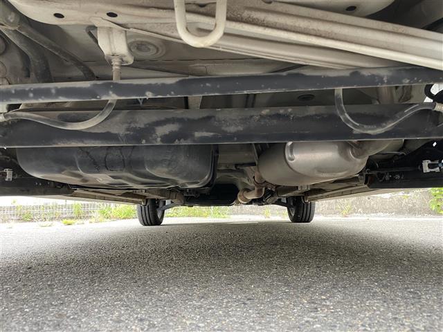 スペーシアカスタム ＸＳ　社外メモリナビ／バックカメラ／フルセグテレビ／革巻きステアリング／ステアリングリモコン／両側パワースライドドア／ＥＴＣ／ドアバイザー／シートヒーター（33枚目）