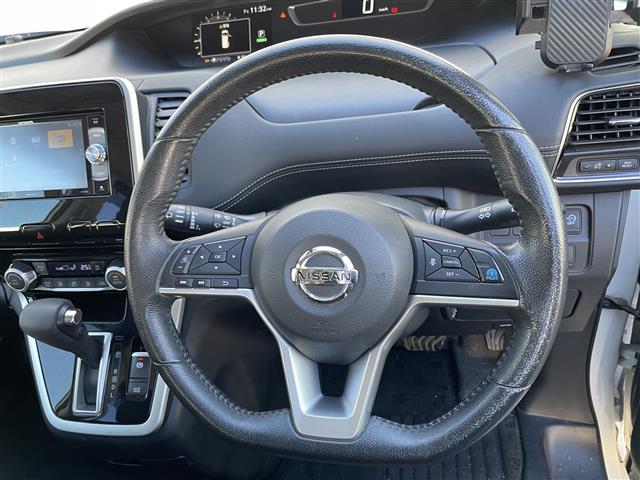 セレナ ハイウェイスター　プロパイロットエディション　社外メモリナビ／フルセグテレビ／バックカメラ／革巻ステアリング／レーダークルコン／衝突軽減システム／ハンズフリードア／両側パワスラ／コーナーセンサー／ステアリングリモコン（16枚目）