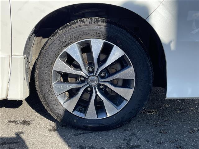 セレナ ハイウェイスター　プロパイロットエディション　社外メモリナビ／フルセグテレビ／バックカメラ／革巻ステアリング／レーダークルコン／衝突軽減システム／ハンズフリードア／両側パワスラ／コーナーセンサー／ステアリングリモコン（38枚目）