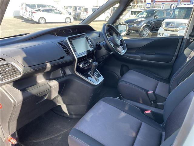 セレナ ハイウェイスター　純正ナビ／バックカメラ／フルセグテレビ／両側パワースライドドア／ハンズフリードア／革巻ステアリング／クルーズコントロール／ステアリングリモコン／衝突軽減システム／ドアバイザー／ＥＴＣ／キャンセラ（27枚目）