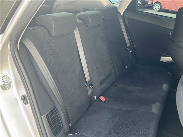 プリウス Ｓ　☆純正ナビ☆Ｂｌｕｅｔｏｏｔｈ☆フルセグテレビ☆ＥＴＣ☆純正フロアマット☆トノカバー☆横滑り防止☆オートライト（20枚目）
