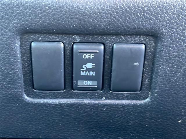 エルグランド ３５０ハイウェイスター　純正ナビ　バックカメラ　両面パワースライドドア　パワーバックドア　純正アルミホイール（7枚目）