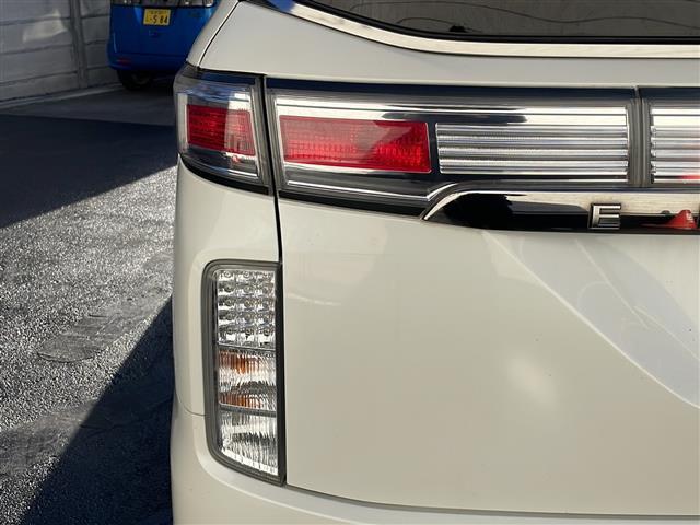 エルグランド ３５０ハイウェイスター　純正ナビ　バックカメラ　両面パワースライドドア　パワーバックドア　純正アルミホイール（27枚目）