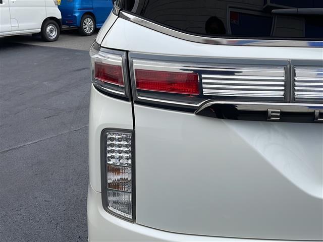 エルグランド ２５０ハイウェイスターアーバンクロム　純正ナビ　バックカメラ　ＥＴＣ　両側パワースライドドア　純正アルミホイール　フリップダウンモニター（21枚目）