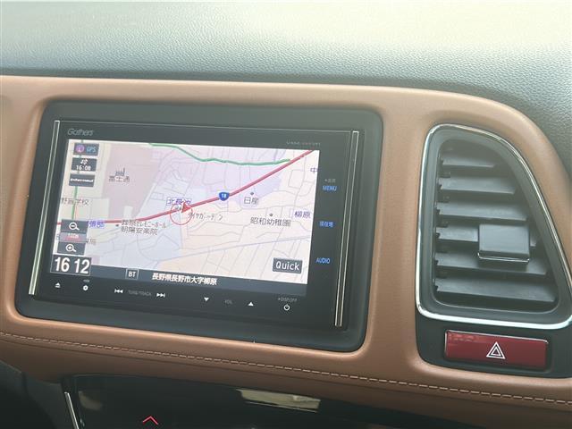 ヴェゼル ハイブリッドＺ　☆純正ナビ☆Ｂｌｕｅｔｏｏｔｈ☆バックカメラ☆フルセグテレビ☆ＥＴＣ☆シートヒーター☆純正ホイール（3枚目）