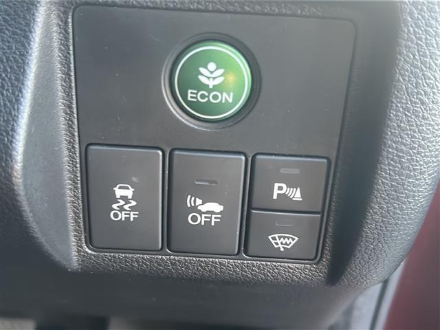 ヴェゼル ハイブリッドＺ　☆純正ナビ☆Ｂｌｕｅｔｏｏｔｈ☆バックカメラ☆フルセグテレビ☆ＥＴＣ☆シートヒーター☆純正ホイール（7枚目）