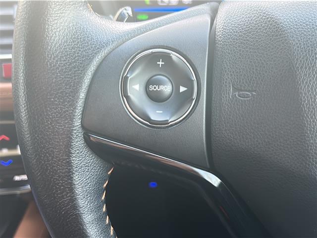 ヴェゼル ハイブリッドＺ　☆純正ナビ☆Ｂｌｕｅｔｏｏｔｈ☆バックカメラ☆フルセグテレビ☆ＥＴＣ☆シートヒーター☆純正ホイール（10枚目）