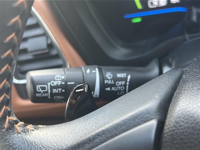 ヴェゼル ハイブリッドＺ　☆純正ナビ☆Ｂｌｕｅｔｏｏｔｈ☆バックカメラ☆フルセグテレビ☆ＥＴＣ☆シートヒーター☆純正ホイール（12枚目）