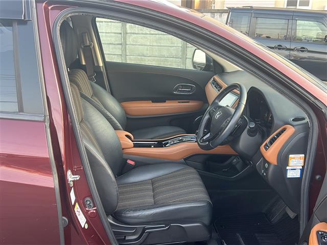 ヴェゼル ハイブリッドＺ　☆純正ナビ☆Ｂｌｕｅｔｏｏｔｈ☆バックカメラ☆フルセグテレビ☆ＥＴＣ☆シートヒーター☆純正ホイール（16枚目）