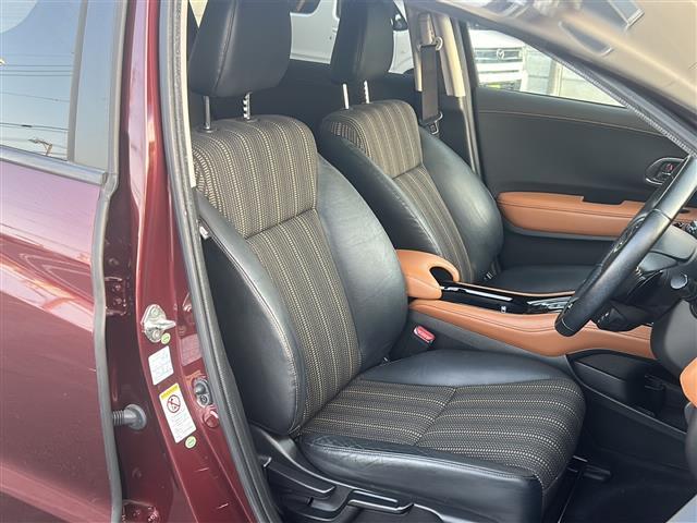 ヴェゼル ハイブリッドＺ　☆純正ナビ☆Ｂｌｕｅｔｏｏｔｈ☆バックカメラ☆フルセグテレビ☆ＥＴＣ☆シートヒーター☆純正ホイール（17枚目）