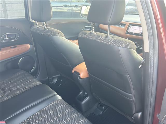 ヴェゼル ハイブリッドＺ　☆純正ナビ☆Ｂｌｕｅｔｏｏｔｈ☆バックカメラ☆フルセグテレビ☆ＥＴＣ☆シートヒーター☆純正ホイール（18枚目）