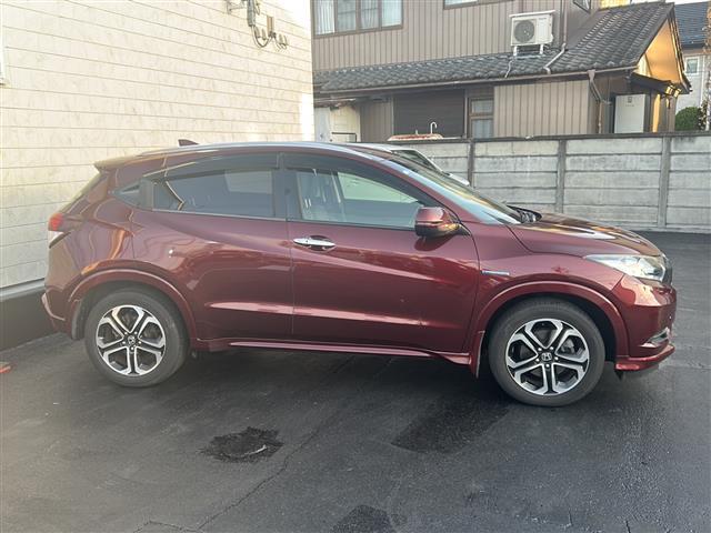 ヴェゼル ハイブリッドＺ　☆純正ナビ☆Ｂｌｕｅｔｏｏｔｈ☆バックカメラ☆フルセグテレビ☆ＥＴＣ☆シートヒーター☆純正ホイール（30枚目）