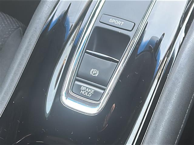 ヴェゼル ハイブリッドＸ　☆社外ナビ☆Ｂｌｕｅｔｏｏｔｈ☆バックカメラ☆フルセグテレビ☆ＥＴＣ☆シートヒーター☆純正ホイール（6枚目）