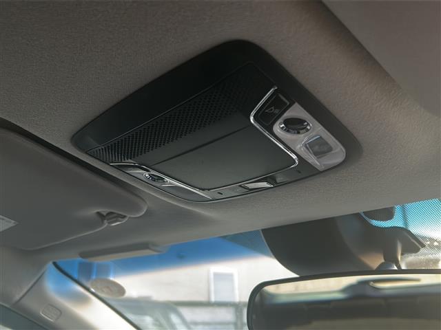 ヴェゼル ハイブリッドＸ　☆社外ナビ☆Ｂｌｕｅｔｏｏｔｈ☆バックカメラ☆フルセグテレビ☆ＥＴＣ☆シートヒーター☆純正ホイール（8枚目）