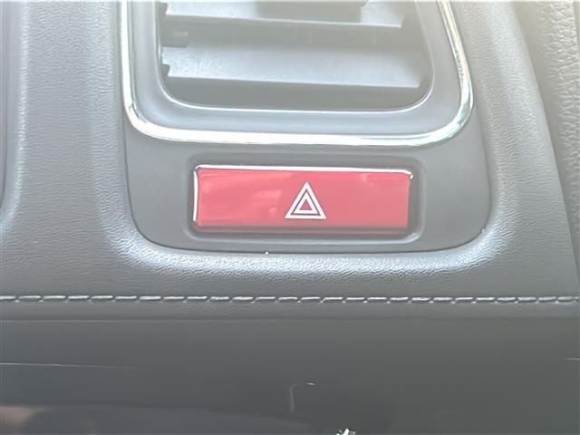 ヴェゼル ハイブリッドＸ　☆社外ナビ☆Ｂｌｕｅｔｏｏｔｈ☆バックカメラ☆フルセグテレビ☆ＥＴＣ☆シートヒーター☆純正ホイール（11枚目）