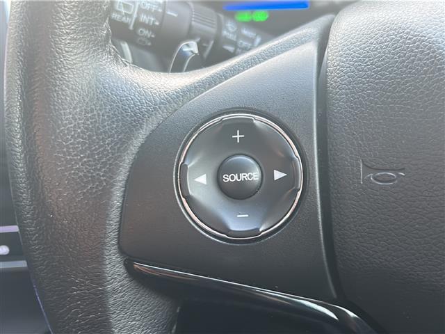 ヴェゼル ハイブリッドＸ　☆社外ナビ☆Ｂｌｕｅｔｏｏｔｈ☆バックカメラ☆フルセグテレビ☆ＥＴＣ☆シートヒーター☆純正ホイール（13枚目）