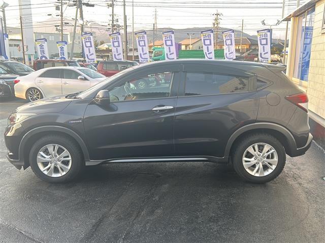 ヴェゼル ハイブリッドＸ　☆社外ナビ☆Ｂｌｕｅｔｏｏｔｈ☆バックカメラ☆フルセグテレビ☆ＥＴＣ☆シートヒーター☆純正ホイール（32枚目）