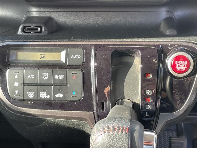 Ｎ－ＢＯＸカスタム ２トーンカラースタイル　Ｇ・Ａパッケージ　社外ナビ　両側パワースライドドア　ＥＴＣ　スマートキープッシュスタート　純正フロアマット（5枚目）