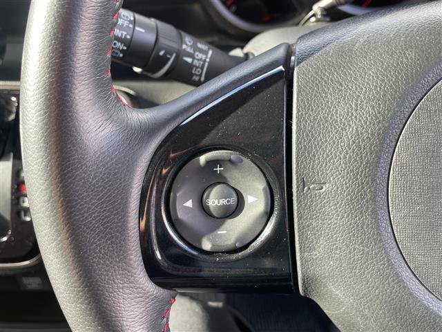 Ｎ－ＢＯＸカスタム ２トーンカラースタイル　Ｇ・Ａパッケージ　社外ナビ　両側パワースライドドア　ＥＴＣ　スマートキープッシュスタート　純正フロアマット（7枚目）