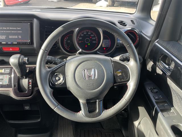 Ｎ－ＢＯＸカスタム ２トーンカラースタイル　Ｇ・Ａパッケージ　社外ナビ　両側パワースライドドア　ＥＴＣ　スマートキープッシュスタート　純正フロアマット（17枚目）